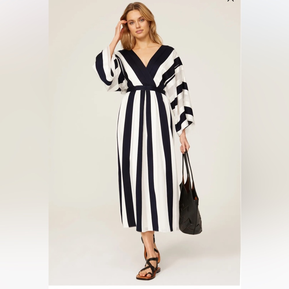 Adam Lippes Collective
Stripe Kimono Sleeve Dress